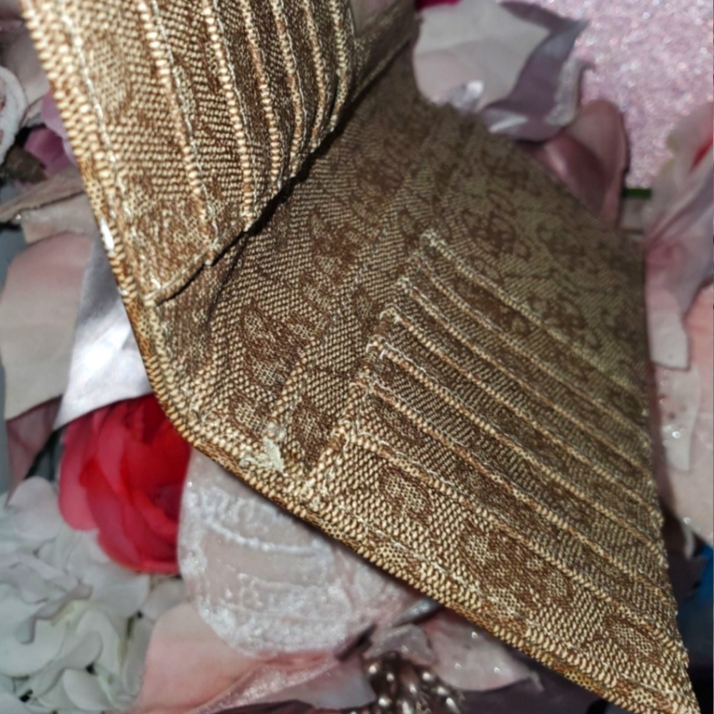 Guess Wallet - Picture 5 of 9